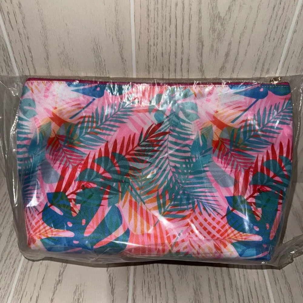 Juicy Couture Bright And Spacious Zipper Style Cosmetic Carry Bag New With Tags
